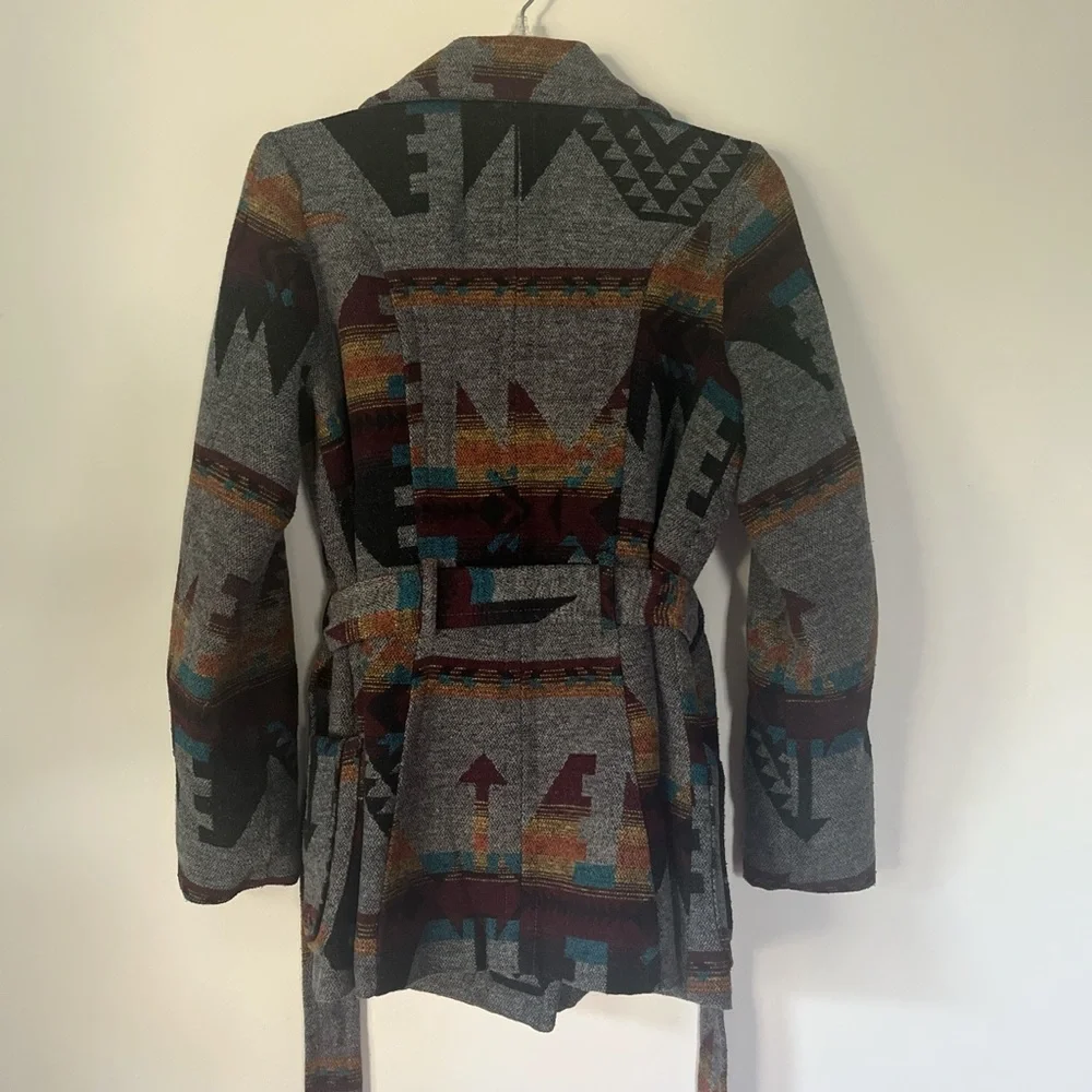 Jolt Colorful Patterned Jacket - Picture 4 of 5